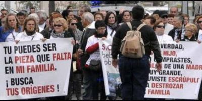 V�ctimas del robo de beb�s piden ayuda a Francisco