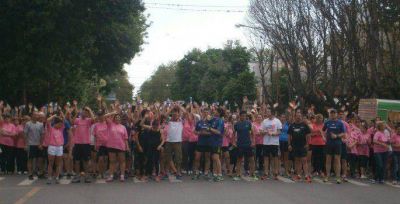 Exitosa correcaminata para la concientizaci�n del C�ncer de Mama