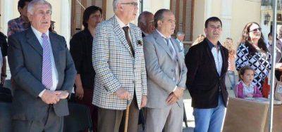Cocconi encabez� los festejos del aniversario de Tapalqu� y dej� sentada su posici�n de cara al balotaje