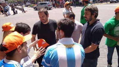 El FPV de San Fernando acerc� las propuestas de Scioli a los vecinos