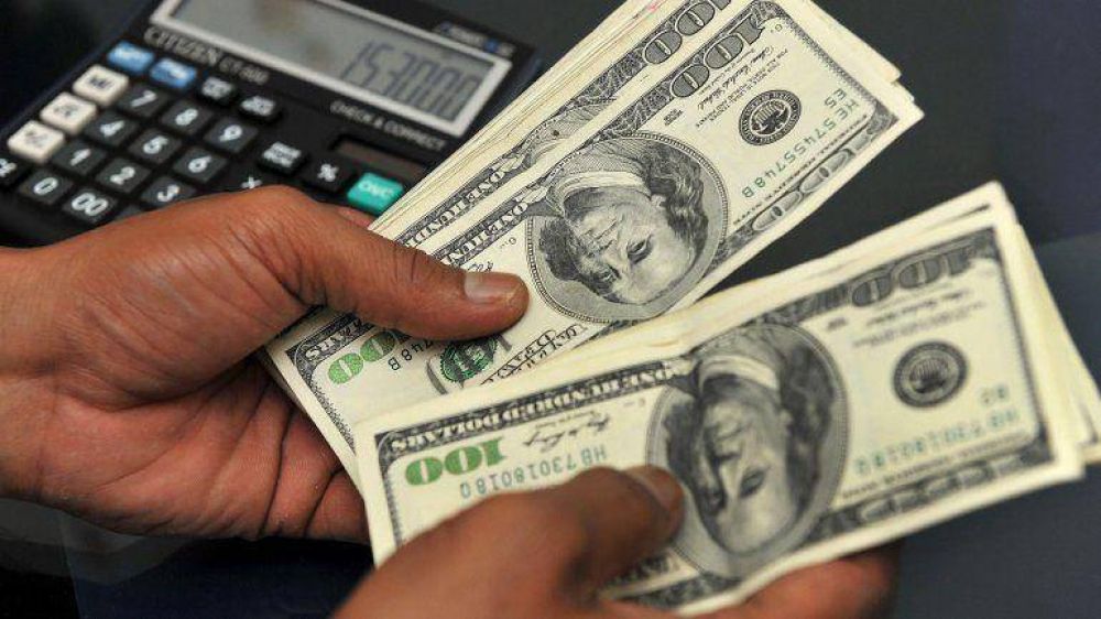 Abrupta ca�da del d�lar libre: cerr� a $14,45 con el mayor descenso diario en 22 meses