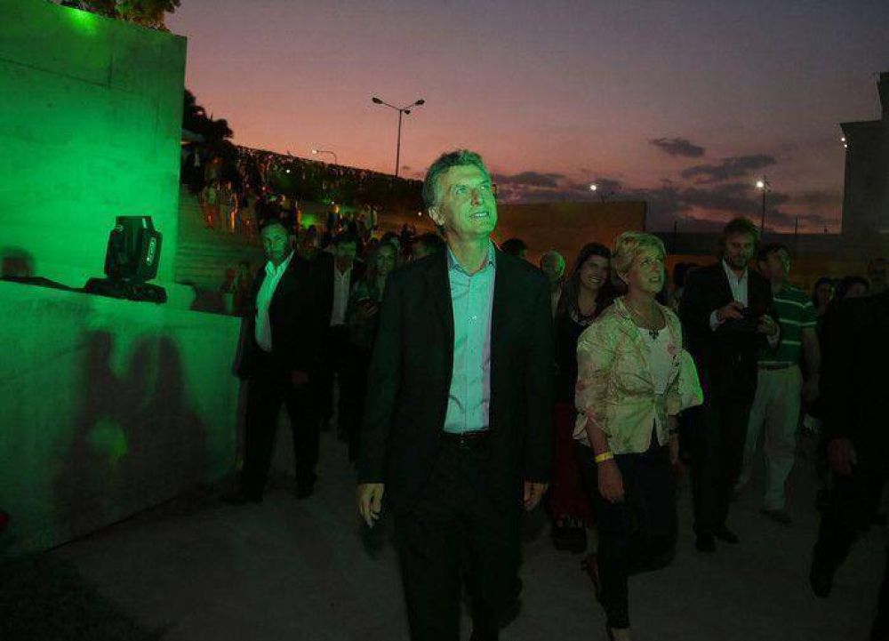 El jefe de Gobierno porte�o present� el Centro de Convenciones y Exposiciones