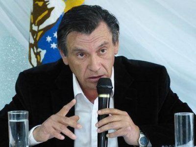 Garay afirm� que seguir� �dando respuestas� al vecino