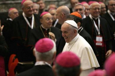 �Que Dios proteja a la Iglesia italiana del poder, la imagen y el dinero�