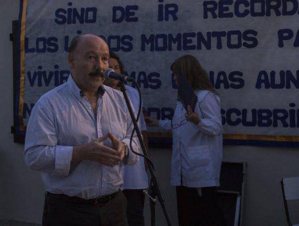Inza encabez� los festejos por el 50� aniversario de la escuela N� 48