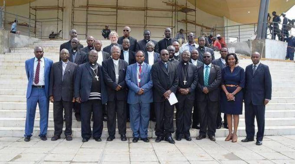 Los obispos de Kenia esperan que el Papa lleve fe, unidad y fortaleza