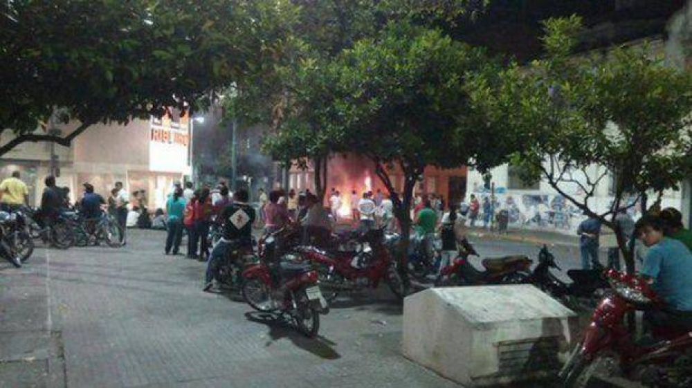 Tucum�n: un intendente del PRO est� atrincherado en su despacho