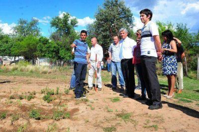 El gobernador Poggi inaugur� nueve j�venes empresas m�s en Santa Rosa