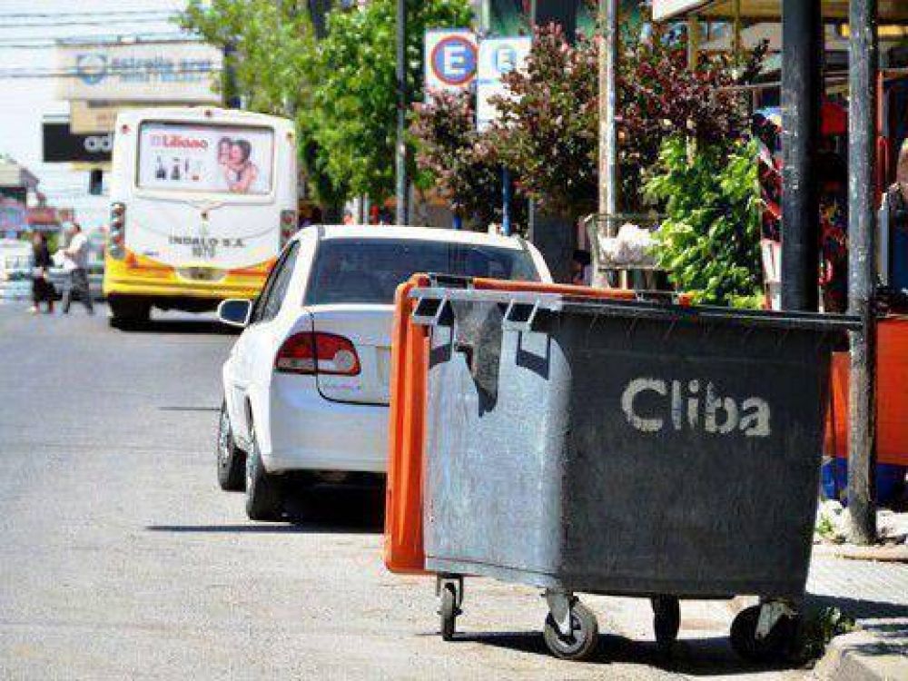 Quiroga adjudic� el nuevo servicio de limpieza urbana