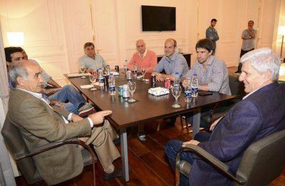 Luis Andreotti recibi� a Daniel Salvador en San Fernando