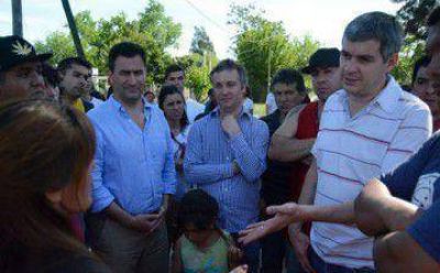 Marcos Pe�a recorri� Brown y se reuni� con vecinos
