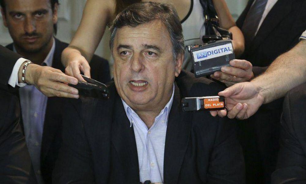 Negri afirm� que, si es presidente, Macri gobernar� con DNU