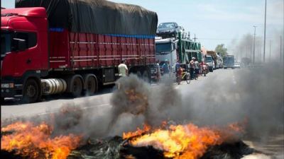 Una huelga de camioneros paraliza 10 estados en Brasil