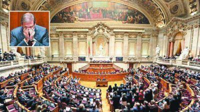 La izquierda voltea al gobierno del primer ministro portugu�s