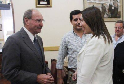 Sin confirmaci�n de espacios, surgen nombres de posibles funcionarios de la UCR, entre ellos, Juan Gobbi