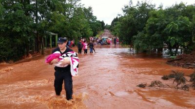 Temporal: m�s de 70 familias evacuadas en Ober�, Guaran�, Los Helechos y Campo Ram�n