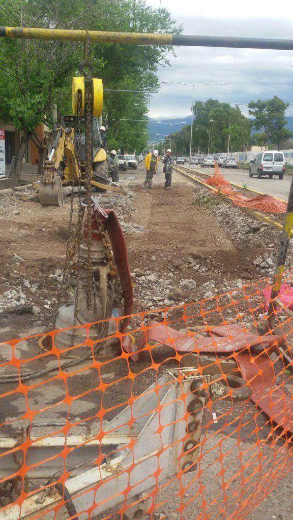 Vuelven a romper carril Godoy Cruz: ahora, para arreglar cloacas