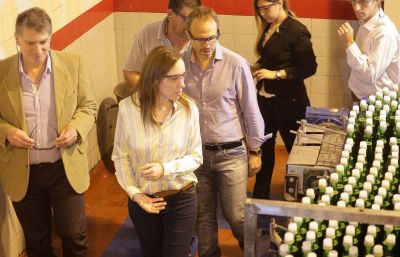 Vidal congela la transici�n para ponerse al hombro la campa�a de Macri 