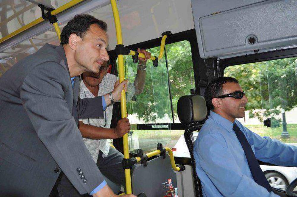 Esc�ndalo: Antes de irse, Bruera quieren aprobar un �monopolio� en el transporte p�blico