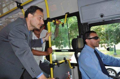 Esc�ndalo: Antes de irse, Bruera quieren aprobar un �monopolio� en el transporte p�blico