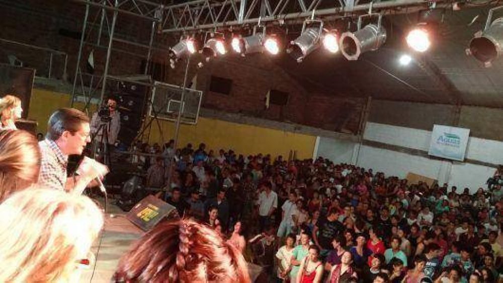 Con m�sica y alegr�a, ECO lleva el mensaje de Cambiemos al interior provincial