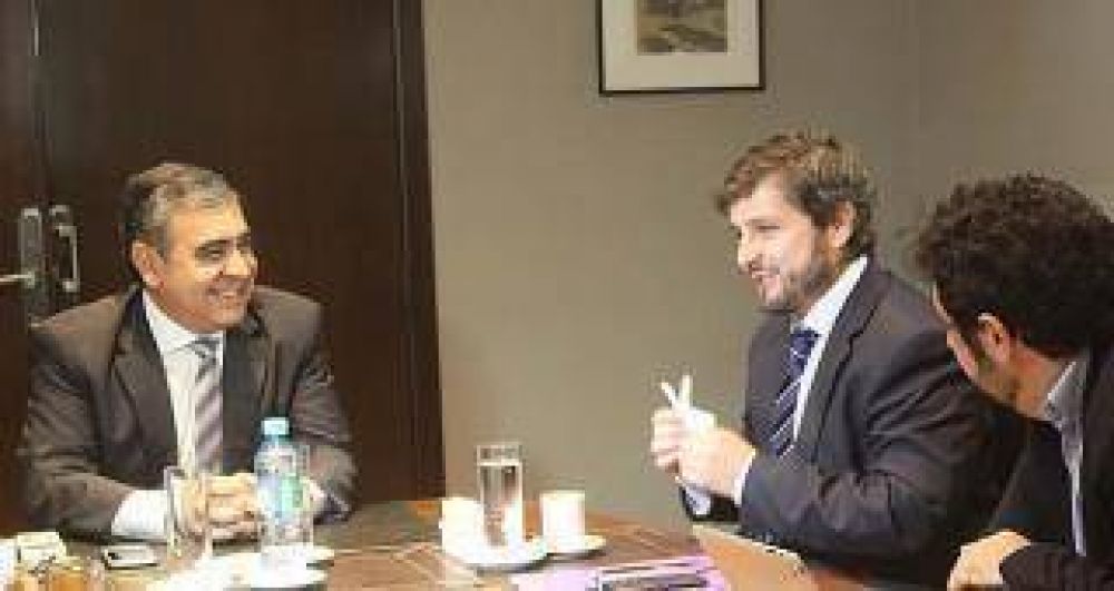 Alfaro afirm� que los sueldos en la capital est�n garantizados
