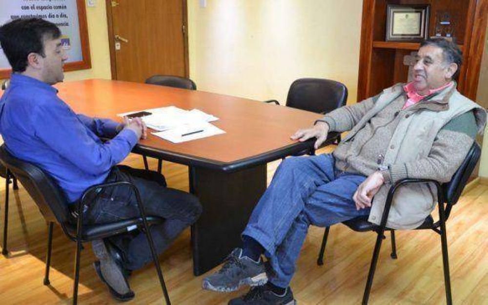 Grasso se reuni� con el primer Intendente de El Chalt�n
