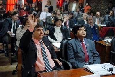 Esc�ndalo por camioneta chocada le cost� la presidencia a Tomassi