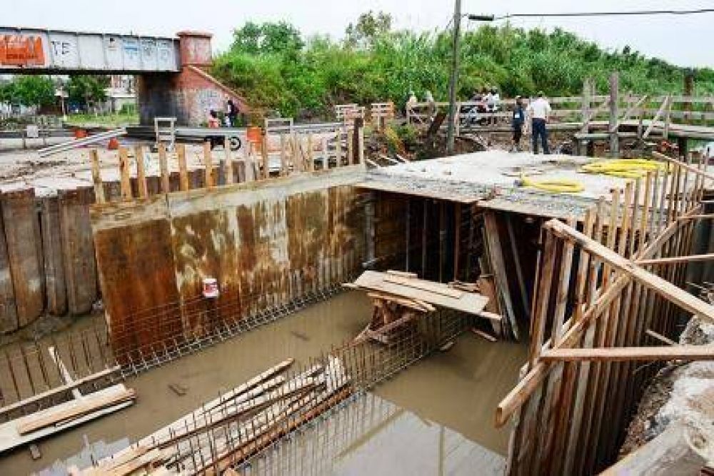 San Fernando avanza en una importante obra hidr�ulica en Ruta N� 202, cerca del �Puente Negro�