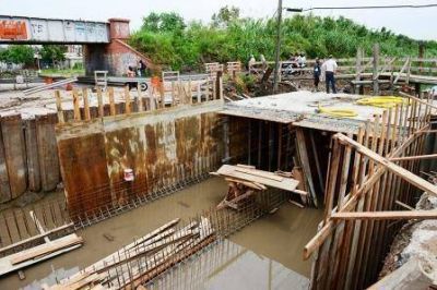 San Fernando avanza en una importante obra hidr�ulica en Ruta N� 202, cerca del �Puente Negro�