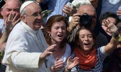 El Papa insiste: los laicos no son �miembros de segunda clase al servicio de la jerarqu�a�