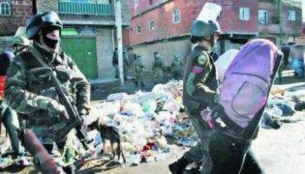 Montenegro planea retirar a Gendarmer�a del sur porte�o
