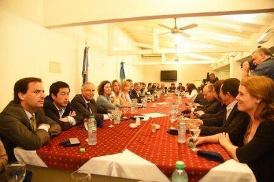 Ganadores K empujan por el triunfo de Scioli