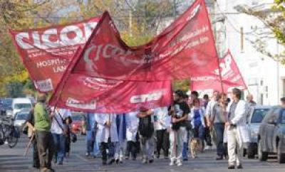 Reclamo de m�dicos y estatales: Alta adhesi�n al paro de ATE y CICOP