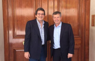 El senador Oscar Castillo se reuni� con Emilio Monz� en Buenos Aires