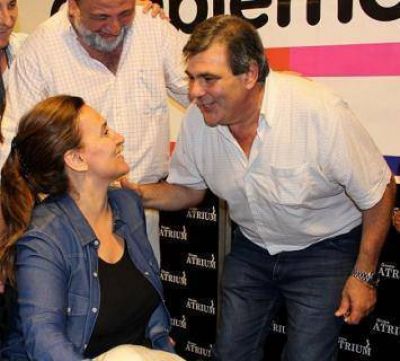 Peche: �Scioli y los kirchner fueron los responsables de las privatizaciones, no Macri�