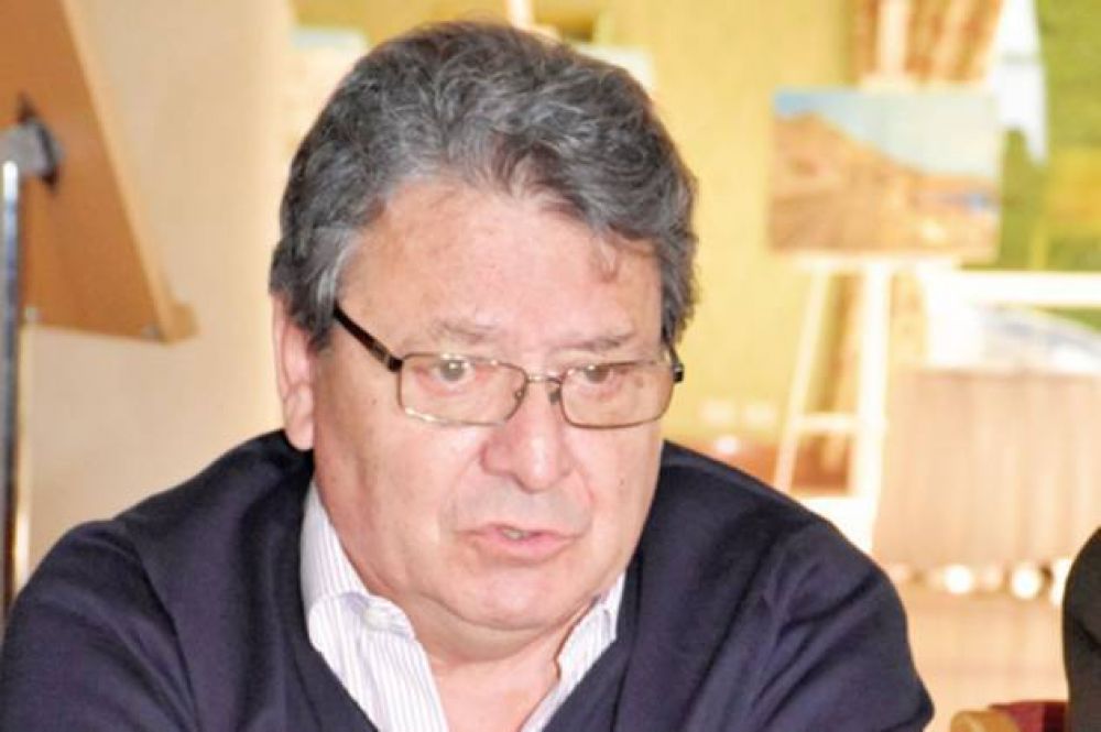 Cisterna tild� de �mentiroso� a Buzzi y dijo que �no est� la plata� para pagar los salarios