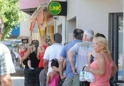 La Federaci�n de Centros Comerciales pidi� por los billetes de 200 y 500 pesos