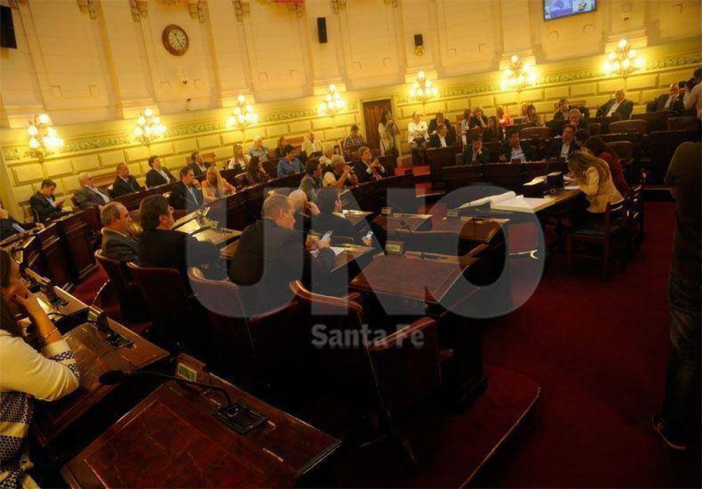 Se aprob� el endeudamiento y Miguel Lifschitz gana aire antes de asumir la gobernaci�n