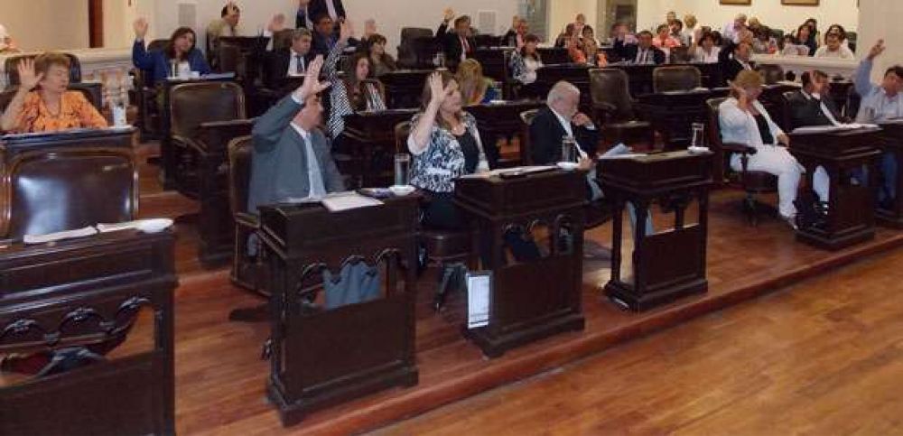 Presupuesto, ley impositiva y coparticipacin municipal pasaron a comisin 