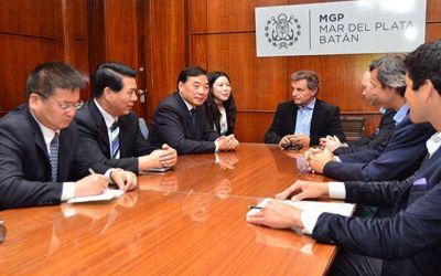  Pulti recibi� a una delegaci�n de la ciudad china Tianj�n