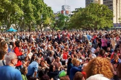 Plazas de todo el pa�s ser�n hoy punto de encuentro en apoyo a Scioli y Zannini