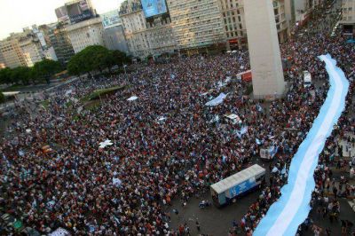 Amplio apoyo a Daniel Scioli en las plazas y parques de todos el pa�s