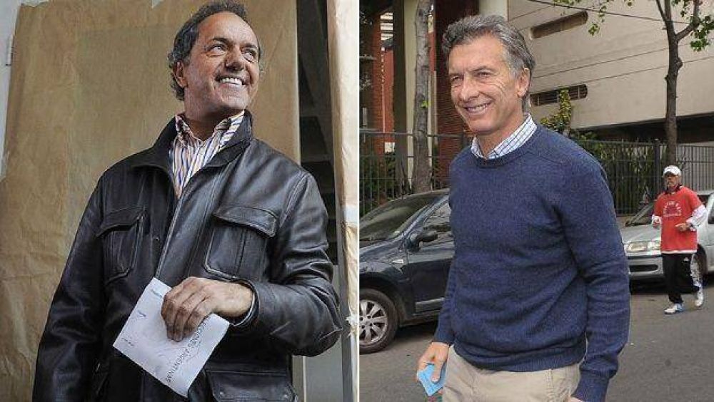 Scioli y Macri cambiaron su agenda por los atentados y se preparan para el debate presidencial