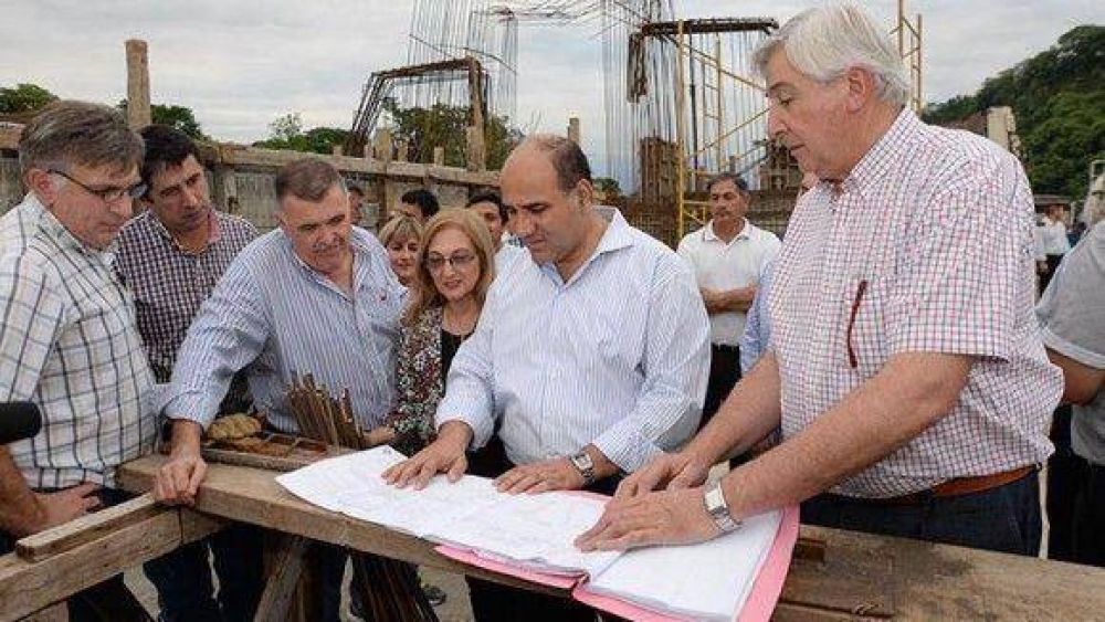 Maquinaria pesada realiza tareas de prevenci�n en El Molino