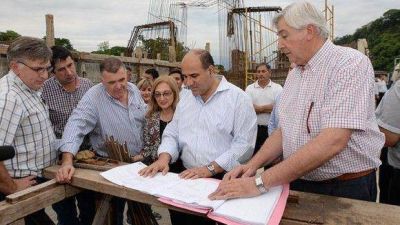 Maquinaria pesada realiza tareas de prevenci�n en El Molino
