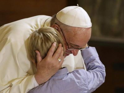 El Papa sobre Par�s: �No construir muros, sino rezar y servir�
