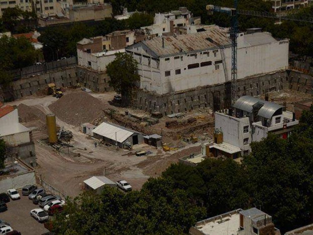 Las obras en el shopping Patio Maristas est�n demoradas y sin avances significativos