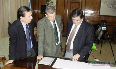 El Gobierno provincial y San Isidro rubricaron convenio de ordenamiento territorial