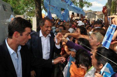 Scioli llev� la campa�a a Salta: 